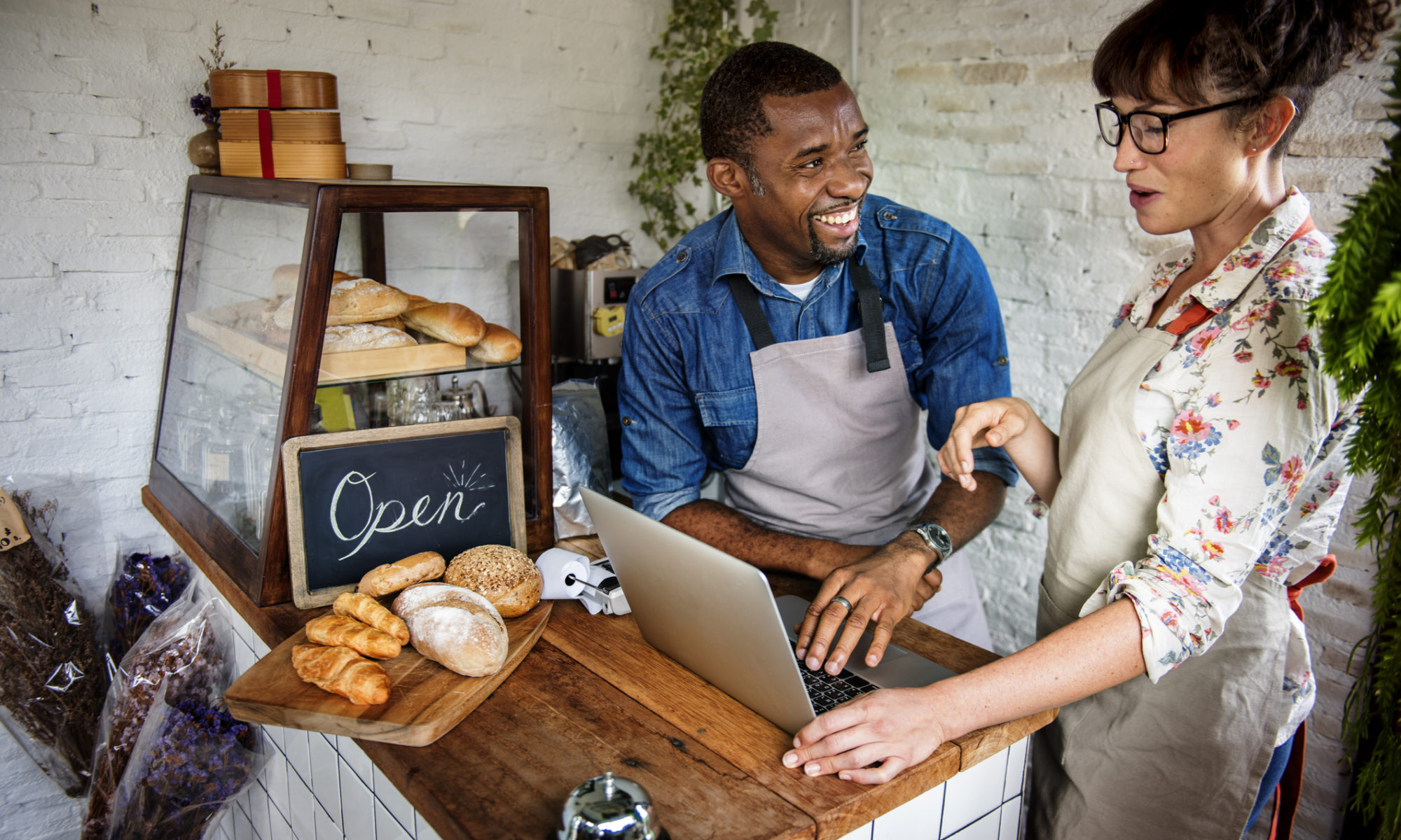 Couple partnership the bakehouse with how to make their e-business online successful using Go Sitebuilder